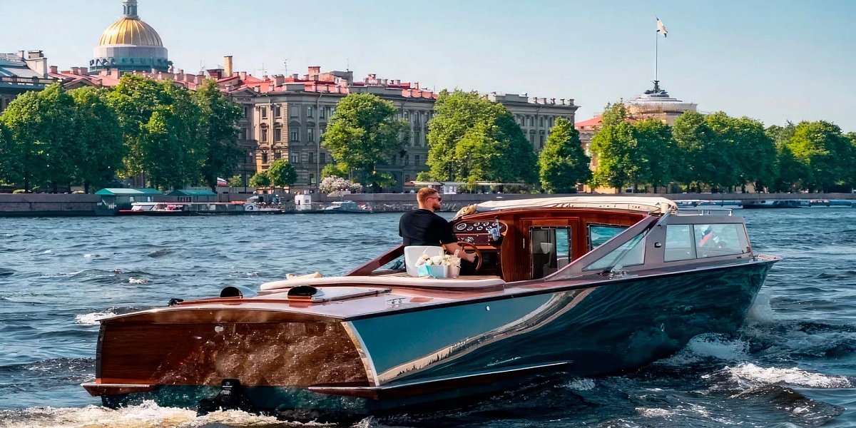 Аренда катера премиум класса Консулв Санкт-Петербурге